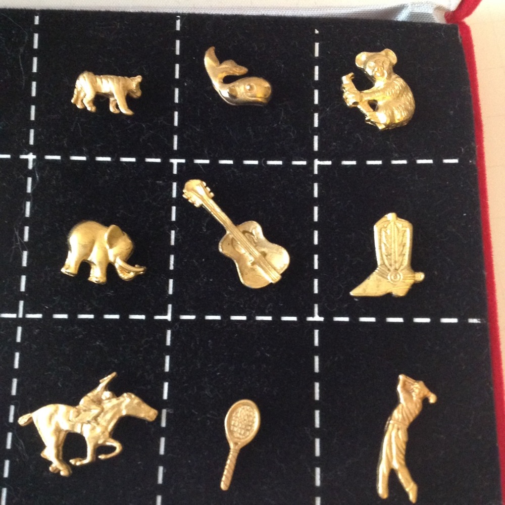 Vintage gold tone lapel pin set - Picture 5 of 8